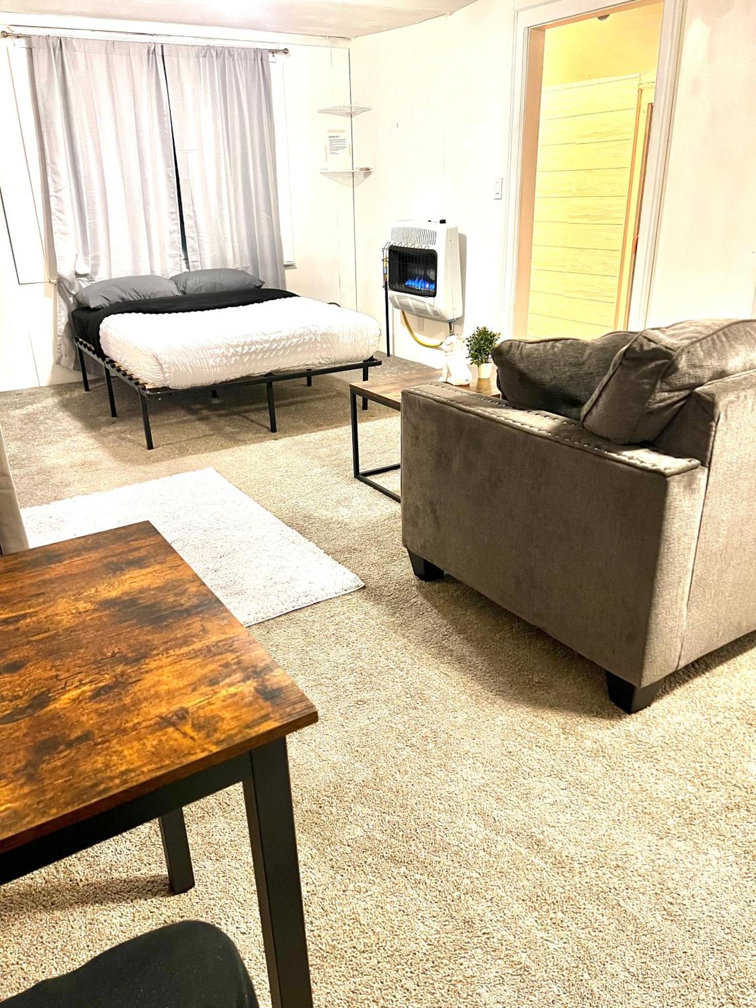 Two Bedroom Villa Studio With Fireplace & Living Room Detroit Exterior foto